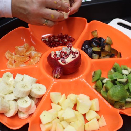 Ochutnávka ovoce u Papoušků