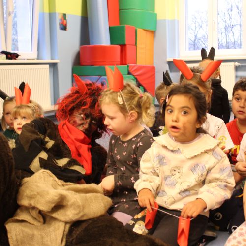 Čert, Mikuláš a anděl ve školce