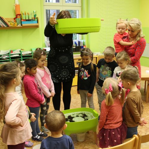 Ekotýmeček - seznamuje kamarády s vermikompostérem