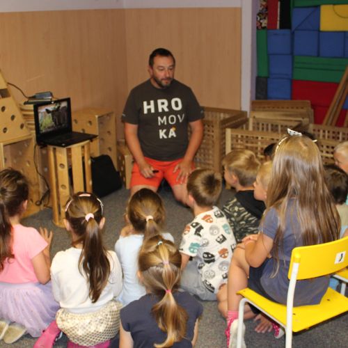 Papouškové a svět