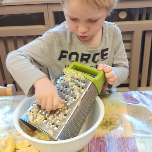 <br />
<b>Notice</b>:  Undefined index: name in <b>/home/zskrasnalipa.cz/vendor/vrana/notorm/NotORM/Row.php</b> on line <b>166</b><br />
