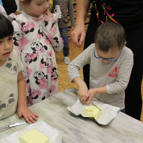 <br />
<b>Notice</b>:  Undefined index: name in <b>/home/zskrasnalipa.cz/vendor/vrana/notorm/NotORM/Row.php</b> on line <b>166</b><br />
