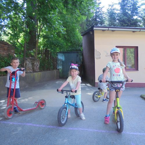 <br />
<b>Notice</b>:  Undefined index: name in <b>/home/zskrasnalipa.cz/vendor/vrana/notorm/NotORM/Row.php</b> on line <b>166</b><br />
